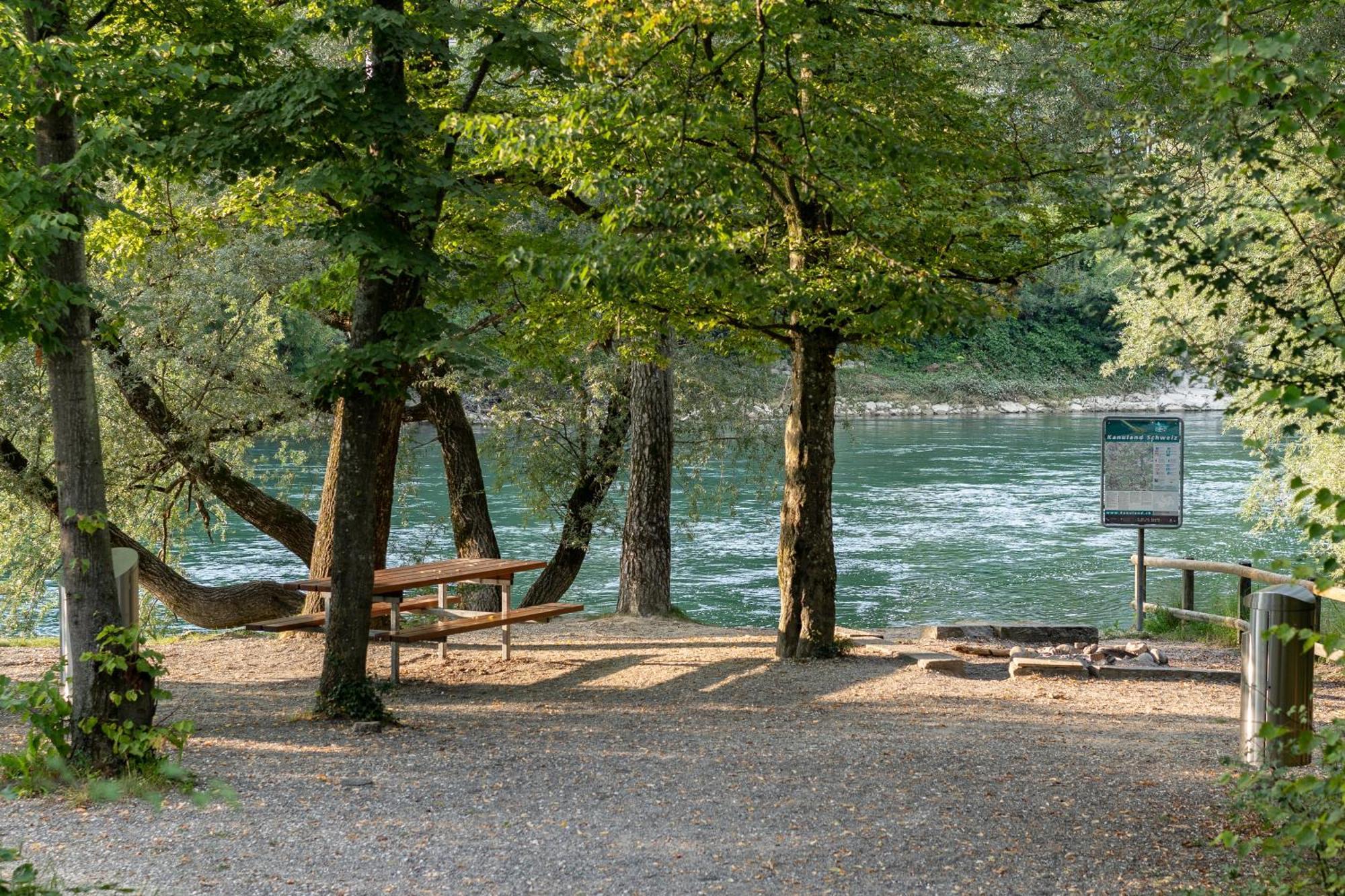 Tiny House Chez Claudine - Relaxen, Workspace, Naehe Thermen, Netflix, Free Parking & Wifi بروغ المظهر الخارجي الصورة