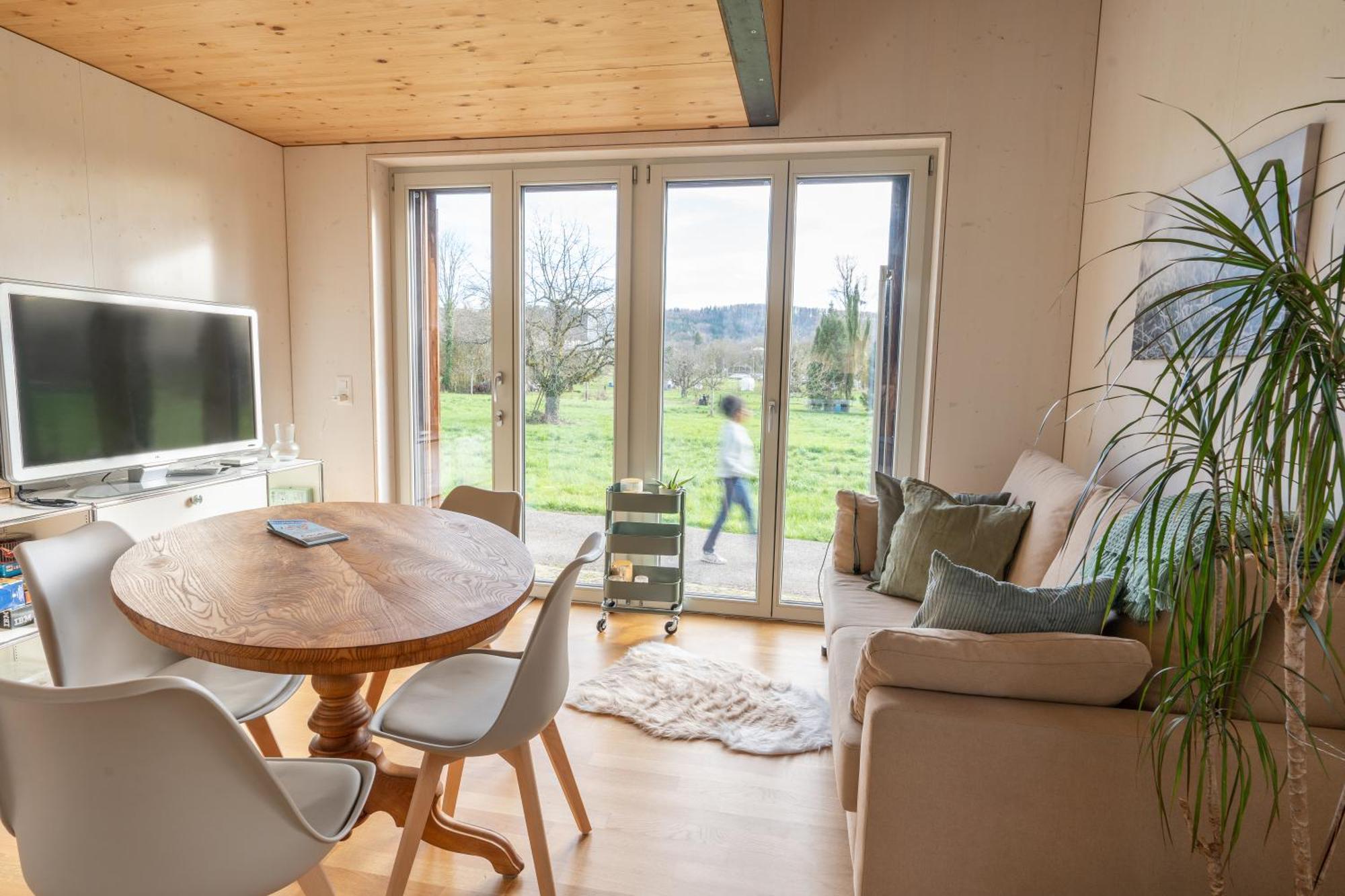 Tiny House Chez Claudine - Relaxen, Workspace, Naehe Thermen, Netflix, Free Parking & Wifi بروغ المظهر الخارجي الصورة