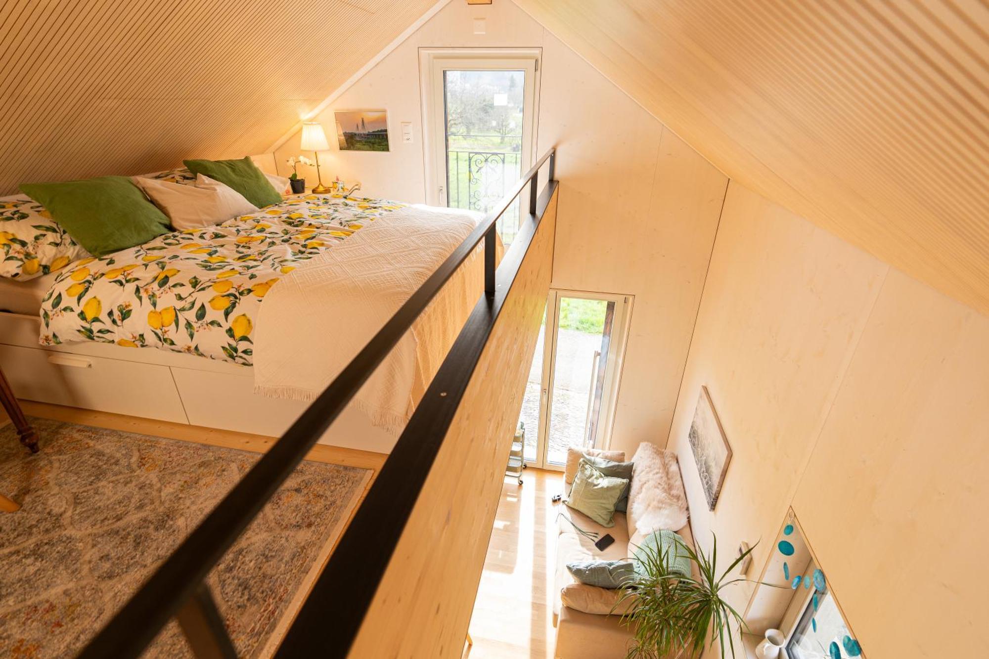 Tiny House Chez Claudine - Relaxen, Workspace, Naehe Thermen, Netflix, Free Parking & Wifi بروغ المظهر الخارجي الصورة