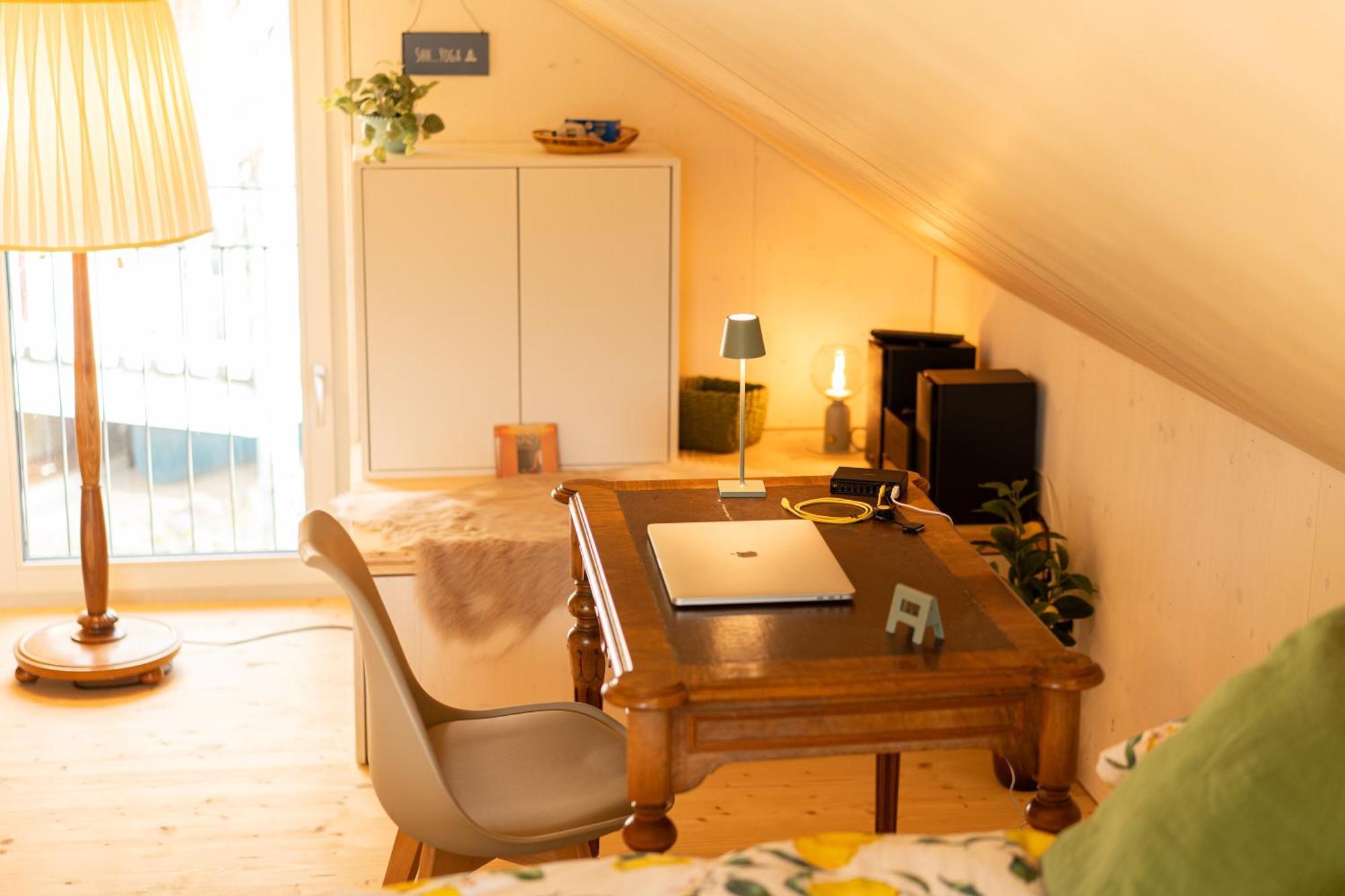 Tiny House Chez Claudine - Relaxen, Workspace, Naehe Thermen, Netflix, Free Parking & Wifi بروغ المظهر الخارجي الصورة