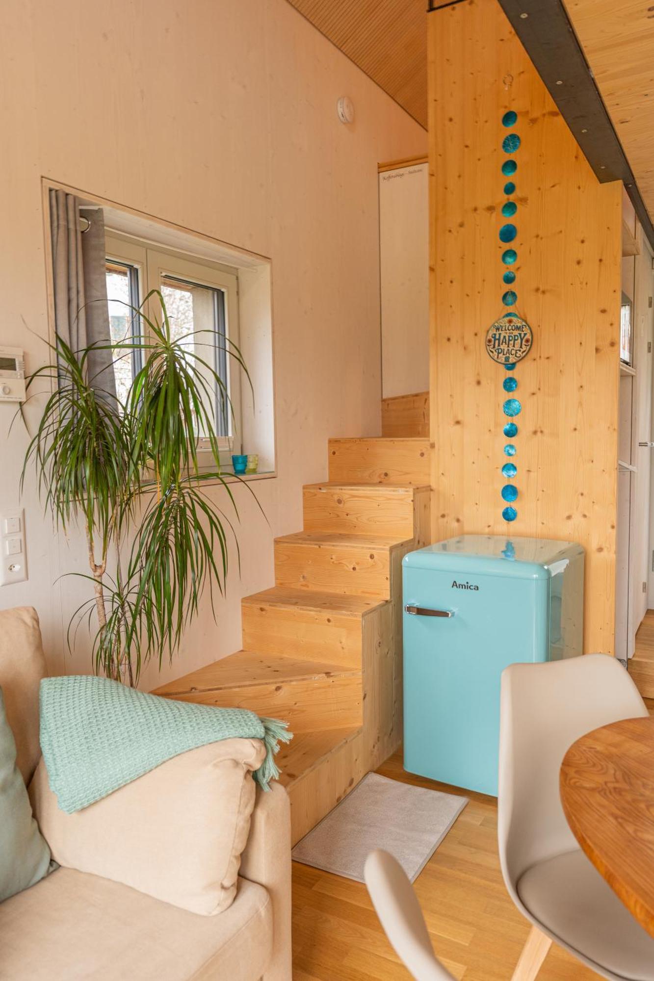 Tiny House Chez Claudine - Relaxen, Workspace, Naehe Thermen, Netflix, Free Parking & Wifi بروغ المظهر الخارجي الصورة